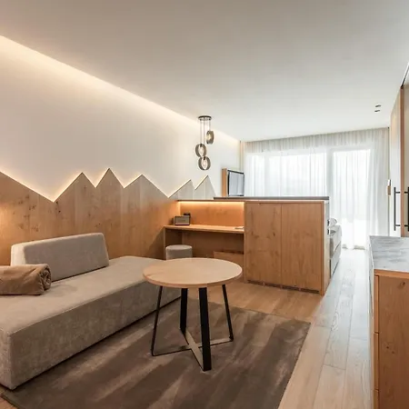 Alpin Panorama Hubertus Hotel 5*