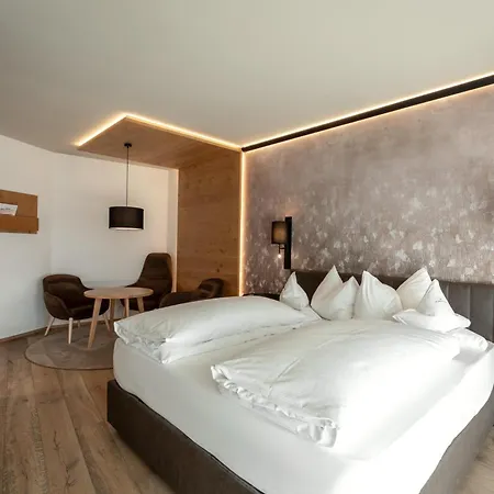 Hotel Alpin Panorama Hubertus 5*