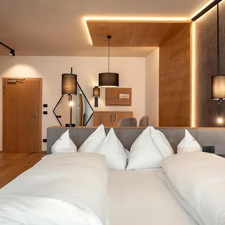 Hotel Alpin Panorama Hubertus 5*