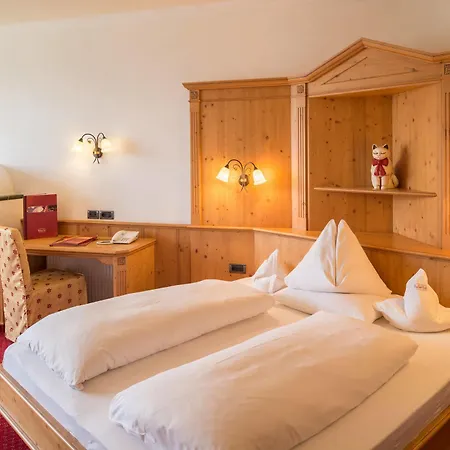 Alpin Panorama Hubertus Hotel